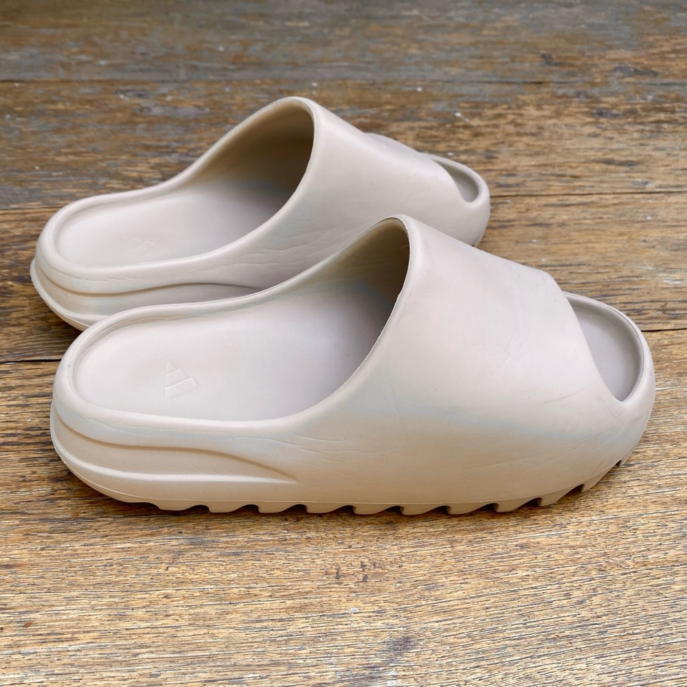 YEEZY Slide Pure size 7